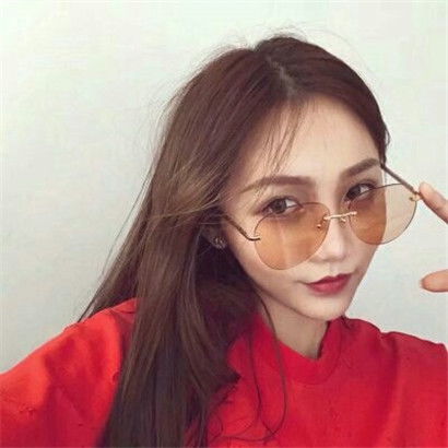  红色系女生头像冷艳和可爱系的,喜欢红色女头必看