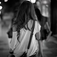  黑白孤独头像女生qq头像女生伤感黑白