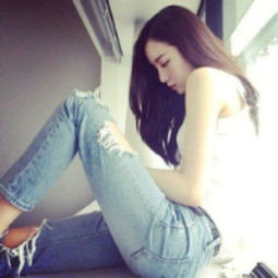  找女生qq头像名字个性签名,要一套的,越多越好
