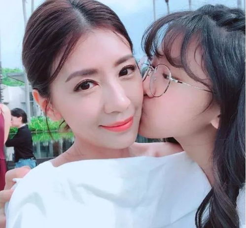  梧桐妹晒贾静雯结婚照,修叔叔是最好的人选,妈妈你真的嫁对人了