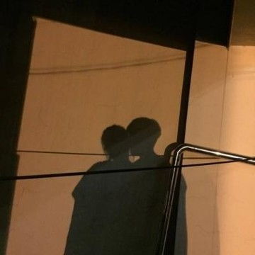  一男一女背影清新自然情侣头像