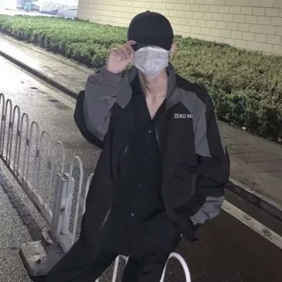  男生头像会有人替我爱你,但我忘不了你