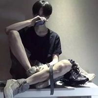 最怕满心诉说却换来所以的嘲笑男生头像