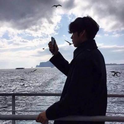 男生背影头像黑夜