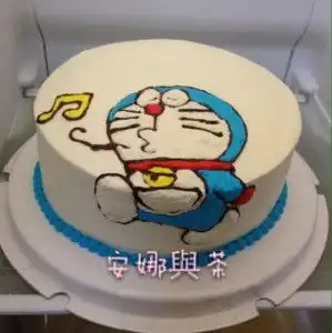  卡通蛋糕蓝胖子