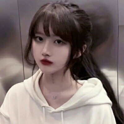 网图女生头像侧脸