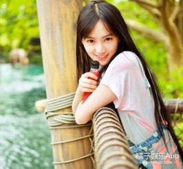  从大眼清纯到小脸妖艳,揭秘中国校花五十年变脸史