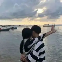  00后微信情侣头像可爱一对两张做人就像小饼干那样干干脆脆