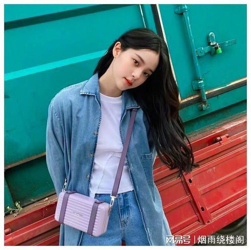  22岁欧阳娜娜真的好甜,穿休闲装出街演绎少女感,回头率超高