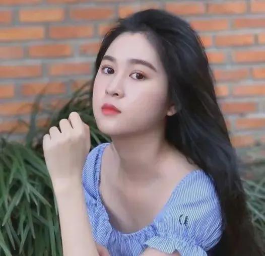  中国小伙到越南旅游,消费3000元,被越南大妈拉住非要嫁女儿给他