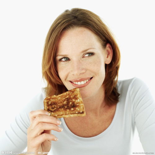  求图片吃到美食的时候那种享受的表情,真人哦,女生最好