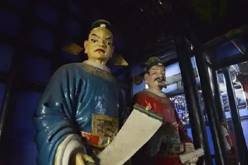  黑白无常和牛头马面的具体职务是什么