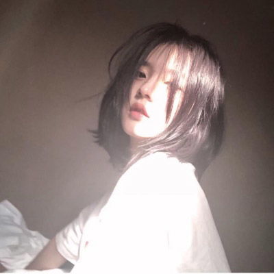  女生头像伤感孤独侧面侧颜气质美女图片头像
