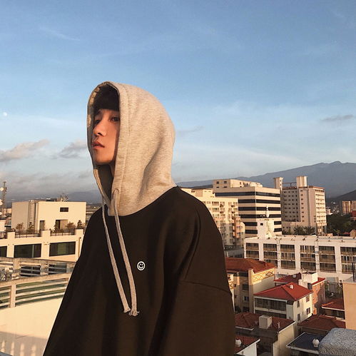  男生头像夜里最后一个想到的也是你