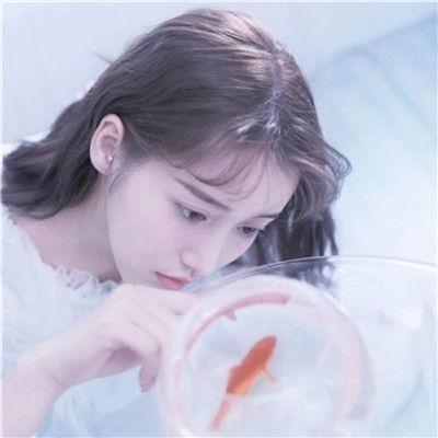  唯美小清新女生头像2018仙气十足过去无法重写却让我更坚强