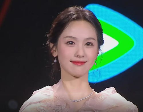  鹅厂活动女星怼脸状态江疏影热巴陈都灵好美,白百何张萌脸微肿