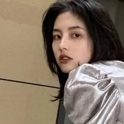  酷酷的女生头像
