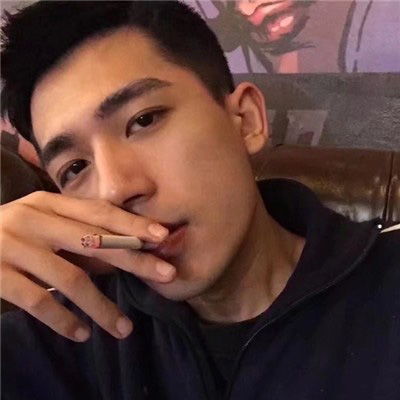  男生吸烟头像伤感图片