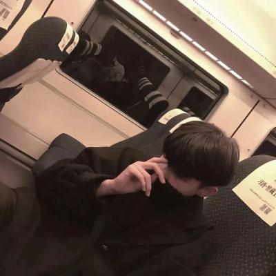 qq头像男生伤感招摇过市