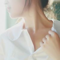  不露脸的女生qq性感头像留下来或者我跟你走