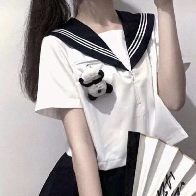  女生平胸头像初中生平胸的照片