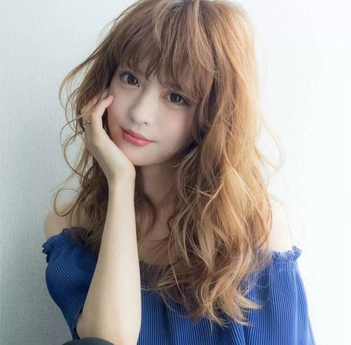  中长发女孩适合什么样子的发型呢