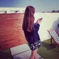  炫酷简约黑白头像女生背影微信头像图片大全