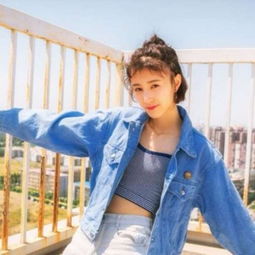  今天是你们的短发少女头像了呀