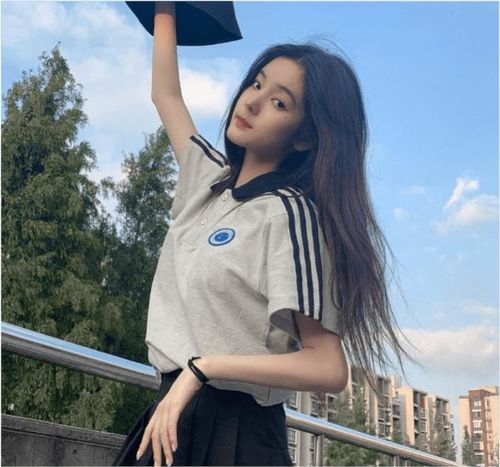  都美竹手撕吴亦凡后,疑似小怡同学聊天截图曝光,茶言茶语惹众怒后清空账号