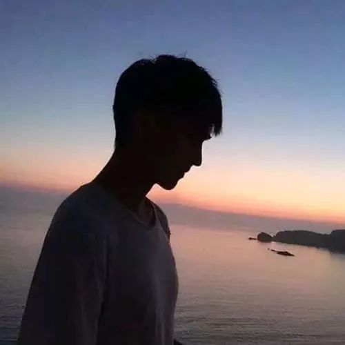  男,美籍,1米86,政府部门工作,希望在这里遇见心仪的你...