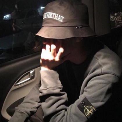  酷酷的男生头像,冷酷帅样子表情有点坏的