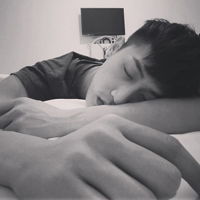  心里带着伤的男生头像我和你走着走着就散了男生头像