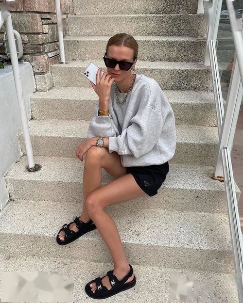  夏日露腿季美美的凉鞋穿起来