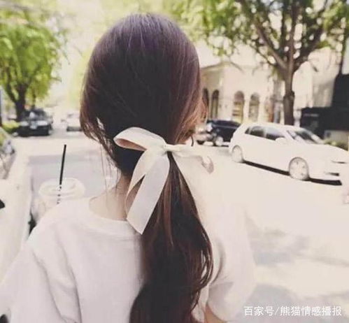  女子被逼相亲,无奈找人假扮自己男友,见到相亲对象时,她愣住了