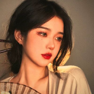 耐看型女生照片真人头像