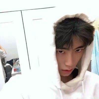  qq头像男生帅气冷酷冷漠高清男生图片
