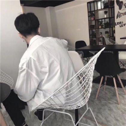  超拽有范伤感头像男生侧面的,只是伤心的表情不是太好了