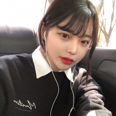  2019最潮最火女生头像长发搞怪可爱点的美女