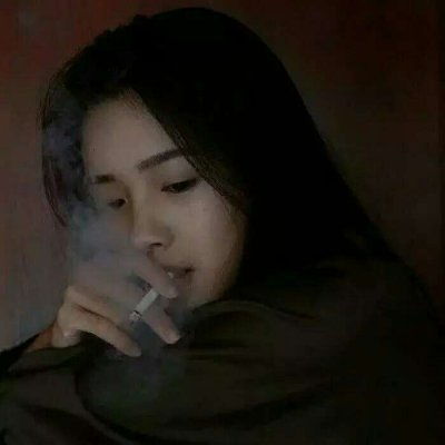  死在感情二字伤在爱上,霸气颓废女生头像