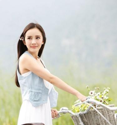  孙俪马伊琍董洁高圆圆小清新女星清纯照似邻家女