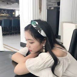  女生气质唯美头像陌陌高清大图秘密多了心也就不快乐了