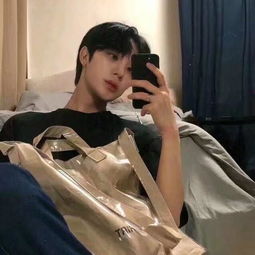  男生这4个部位摸不得,不然他心动了,你就等着负责任吧