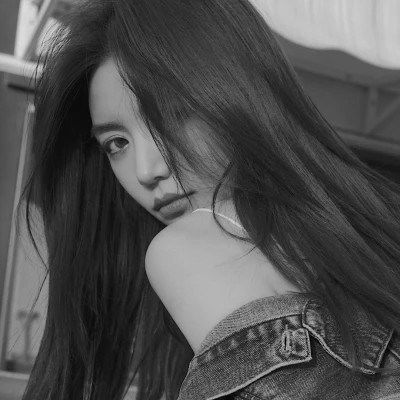  黑白头像女唯美高清图片
