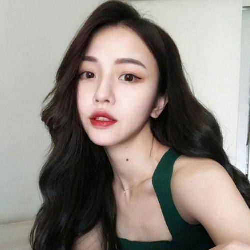  刚洗完头的女生,努力做到3件事,头发迷人颜值回升