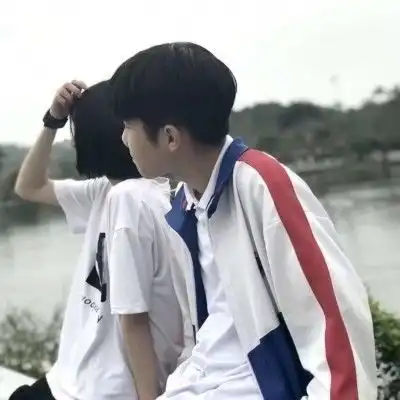  男生最抵抗不了的3种亲吻方式,全身都要化了,妹子们学起来