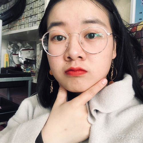  有适合高中女学生圆脸没有刘海的短发吗