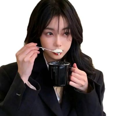  白底很好看的女生气质网红头像大全,白底女头小众头像御姐