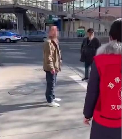  兰州一男子上街不戴口罩拒绝配合防控,结局很舒适