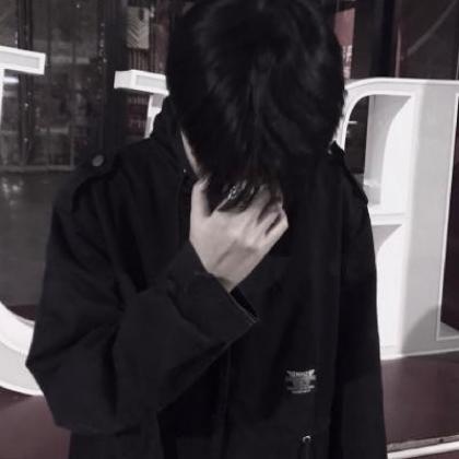 充实自己做一个干净人,男生黑白头像帅气冷酷