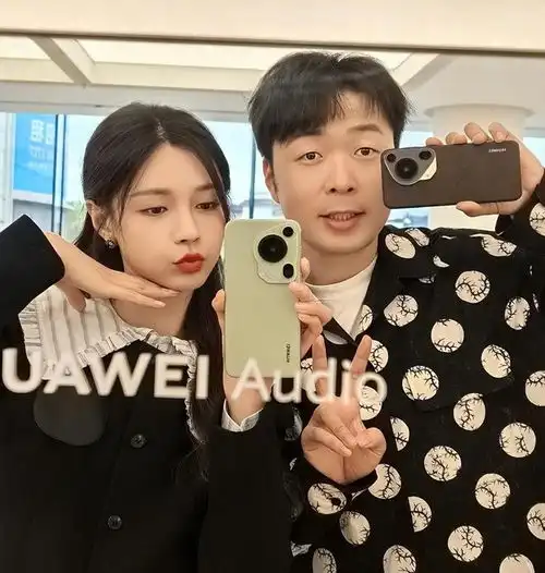  杜海涛两口子年度首秀,和未婚妻沈梦辰一起去买情侣款手机